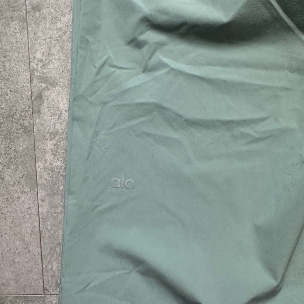NWOT ALO high rise trouser pants Mint color Sz Medium - Picture 6 of 7